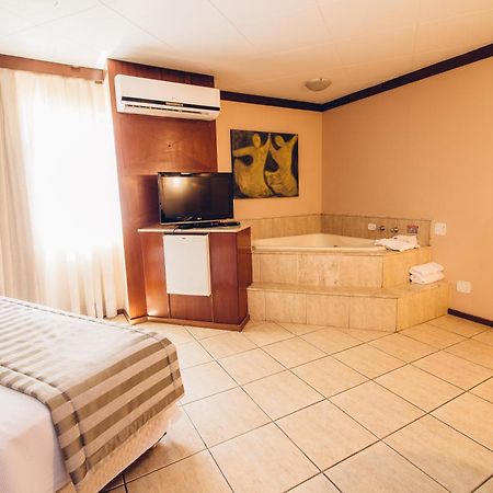 Hotel Crystal Londrina Eksteriør billede
