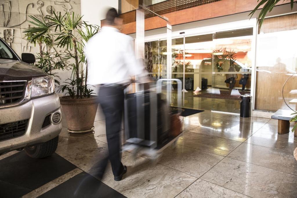 Hotel Crystal Londrina Eksteriør billede