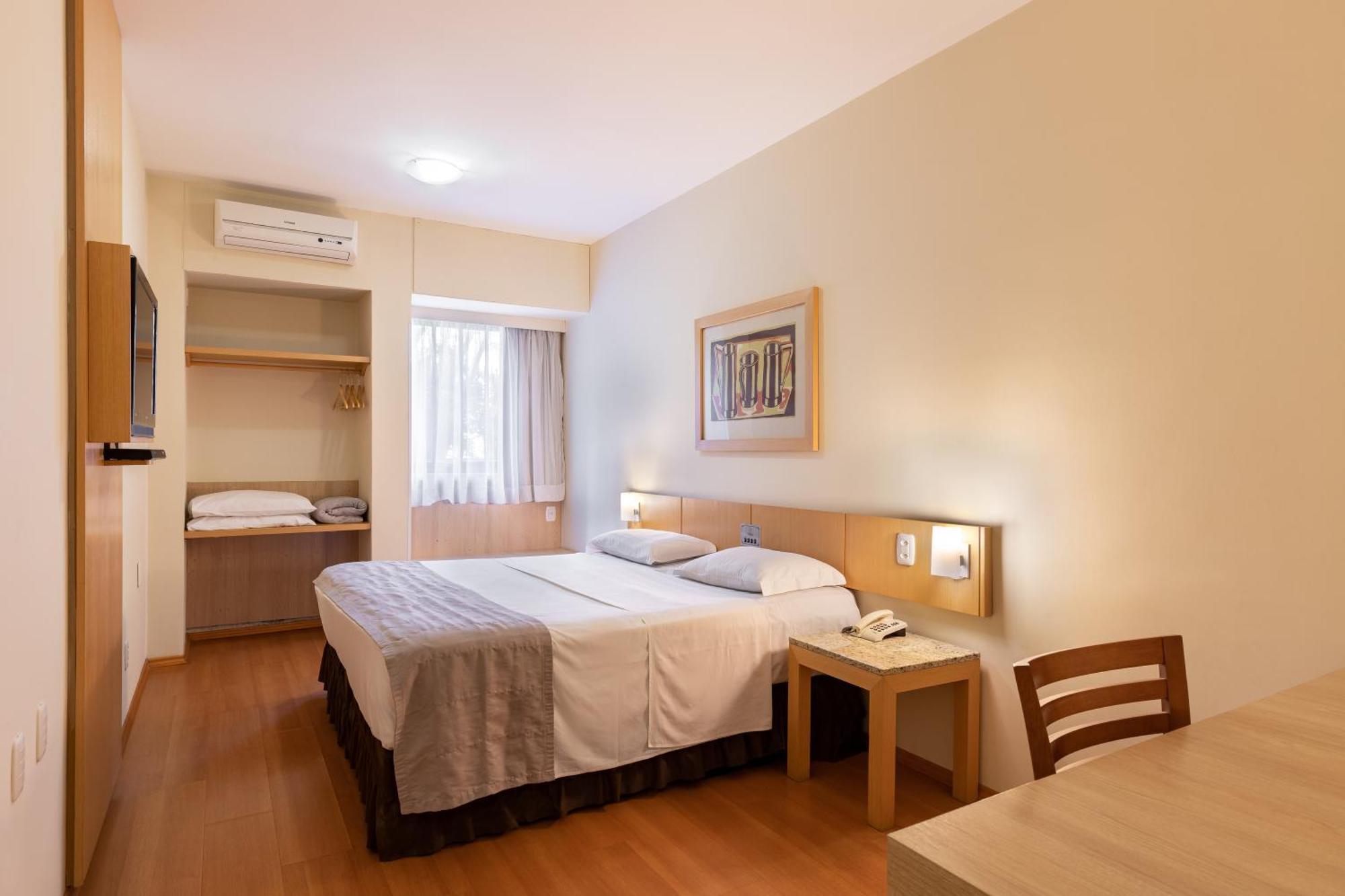 Hotel Crystal Londrina Eksteriør billede