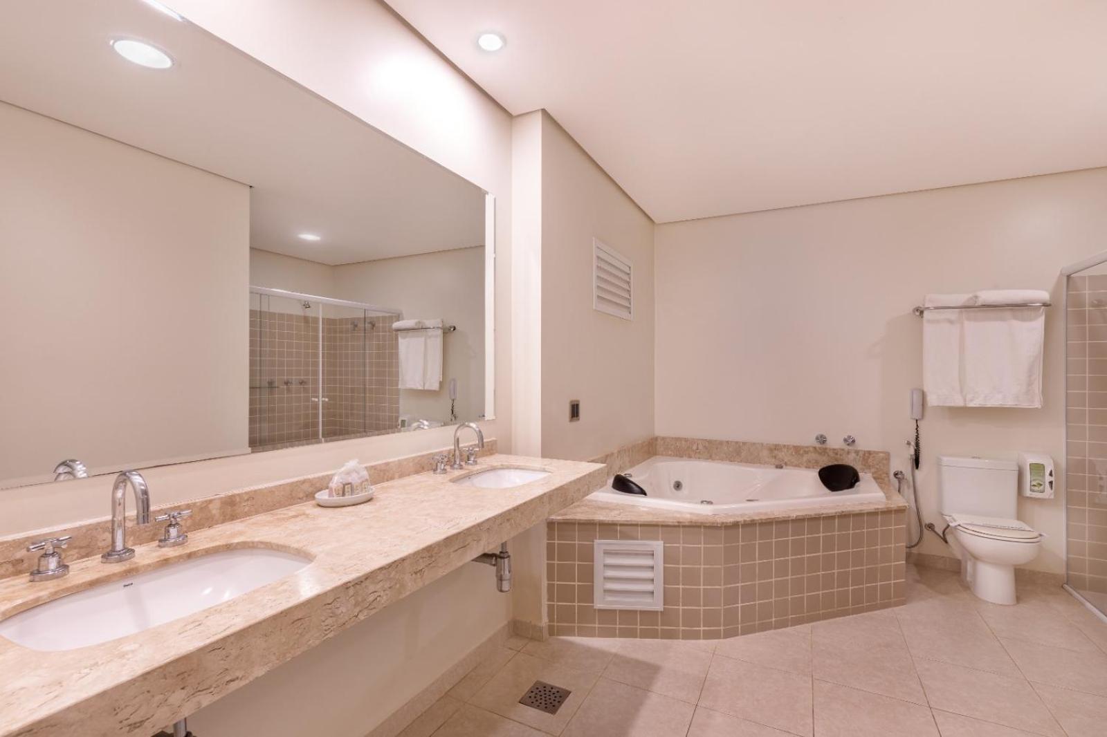 Hotel Crystal Londrina Eksteriør billede